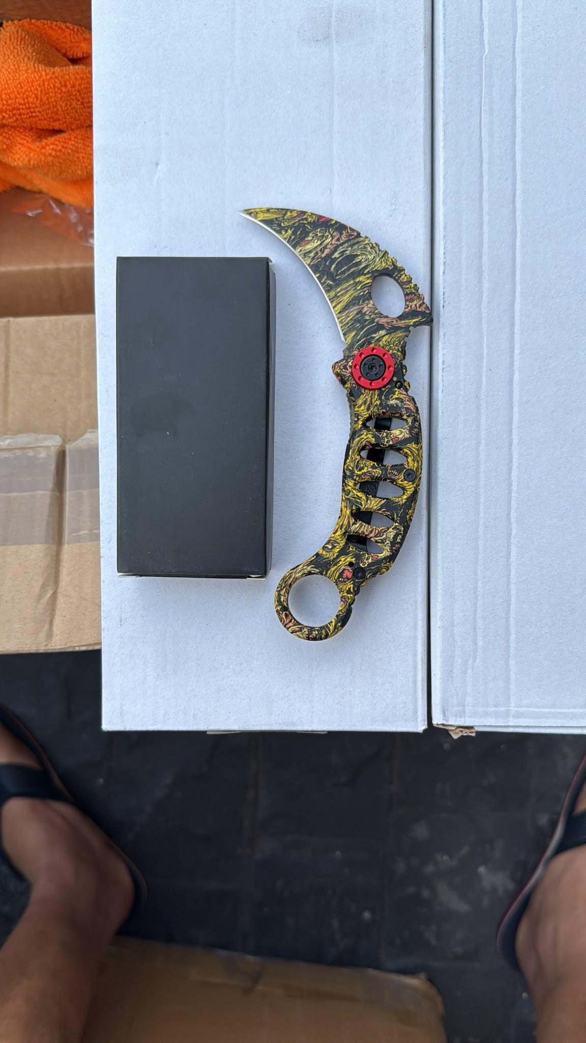 Green & Gold Ornate Karambit with Red Gem