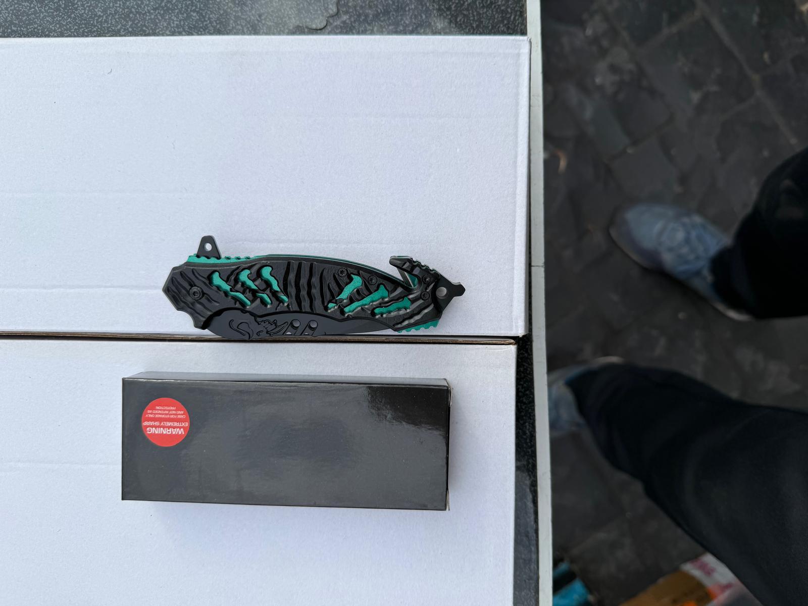 Teal/Blue Wing-Shaped Novelty Slim-Profile Knife