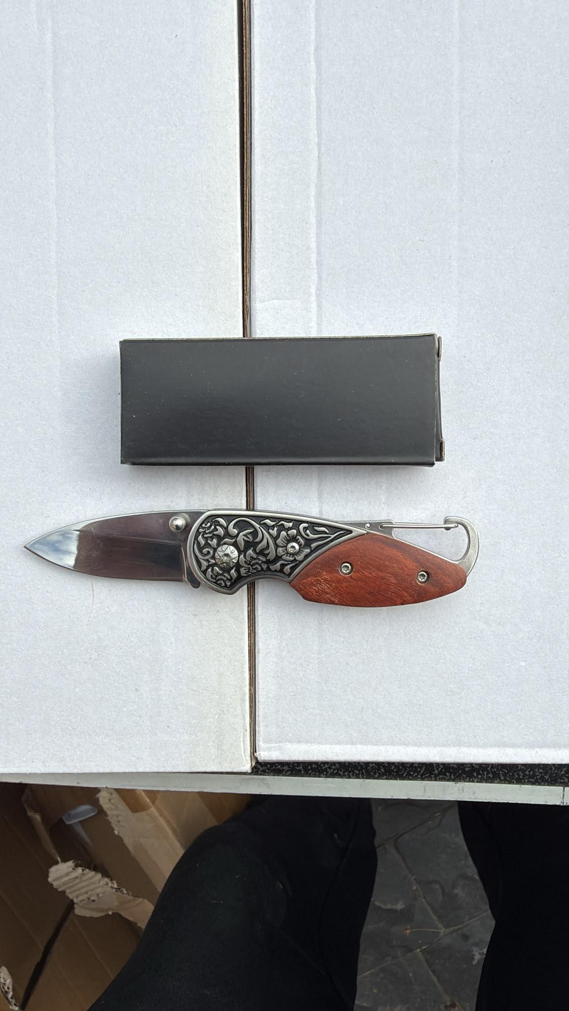 Wood/Bronze Ornate-Handle Slim-Profile Knife